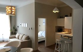 Főtér Apartmanház Szentendre